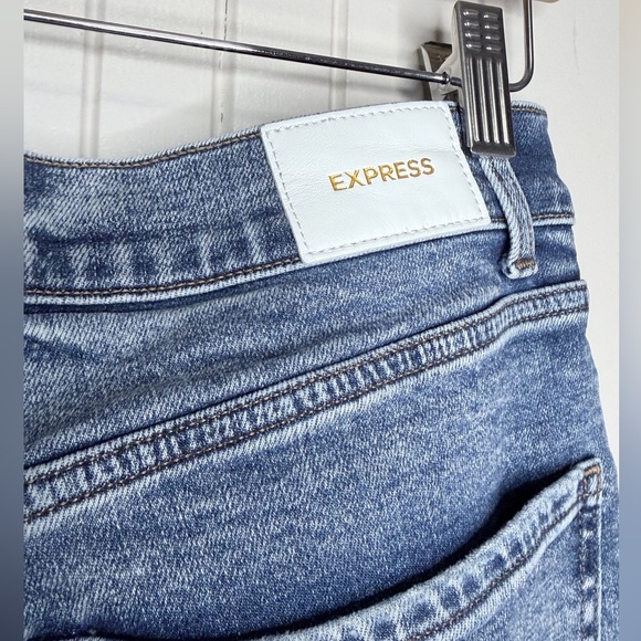 Express Super High Waisted Ripped Modern Straight Jeans - Picture 9 of 9